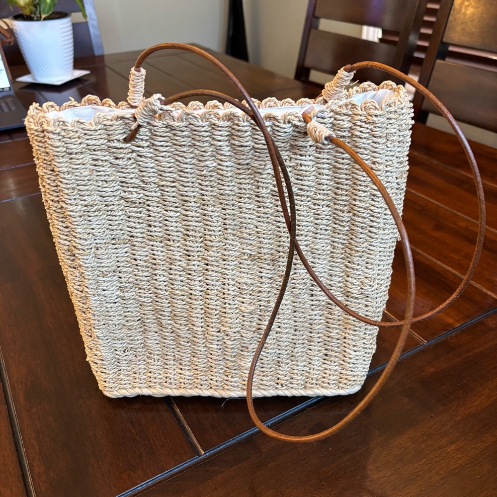 Woven Straw Shoulder Tote Vacation Bag Purse Cotton Lined Medium